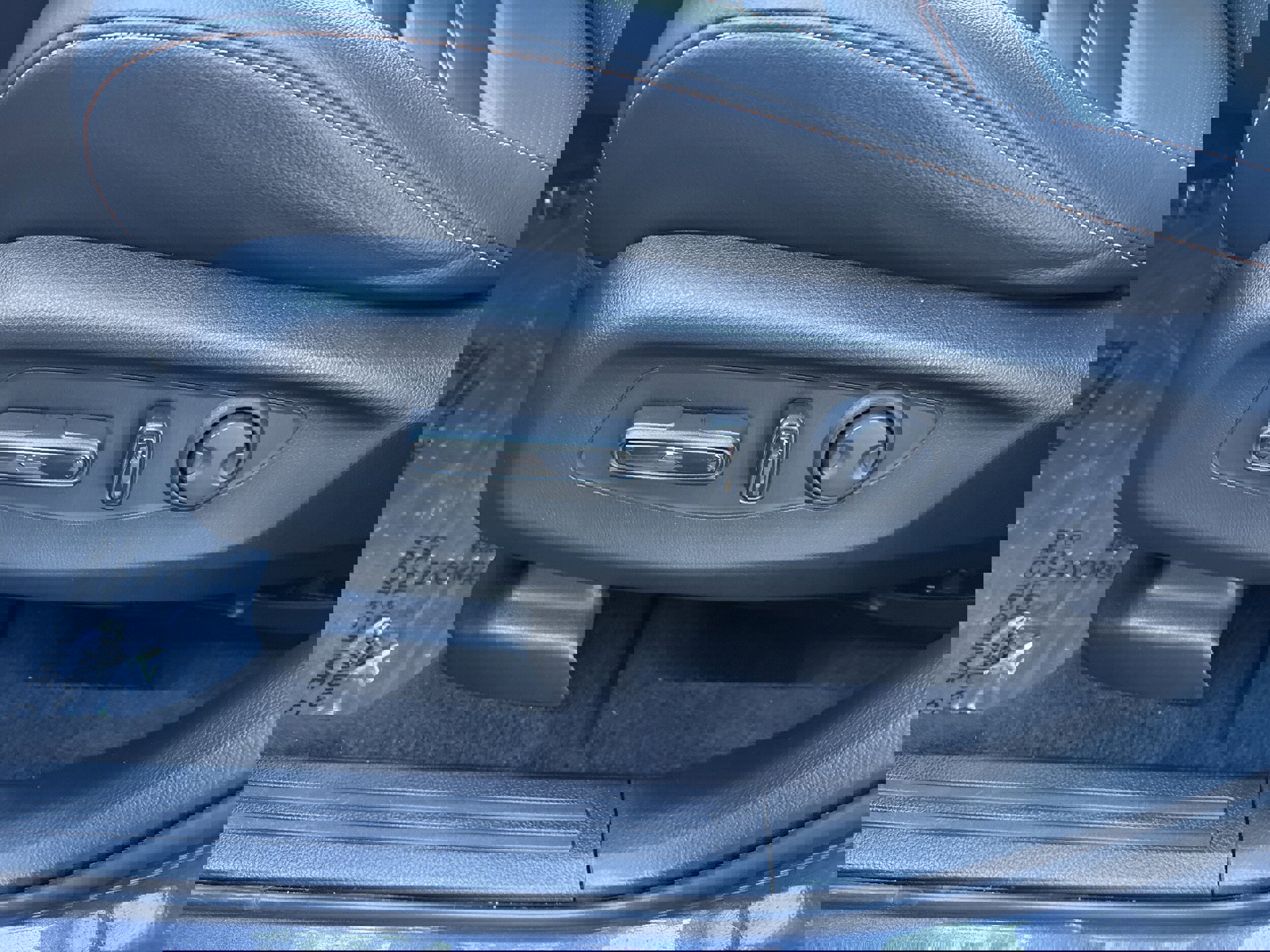 Used 2025 Honda CR-V Sport-L image 6