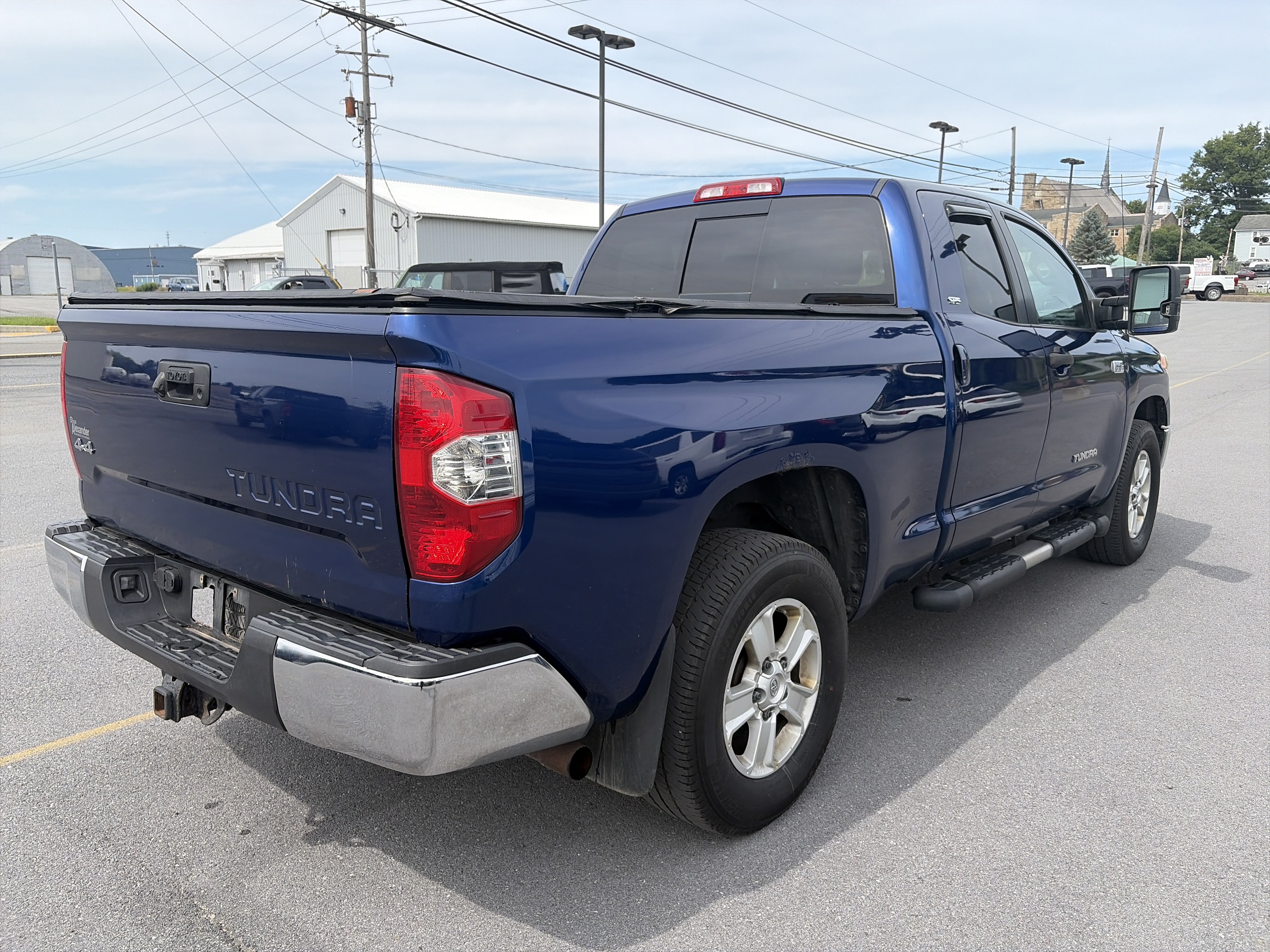 Used 2014 Toyota Tundra SR5 w/ SR5 Upgrade Package AWD/4WD image 3