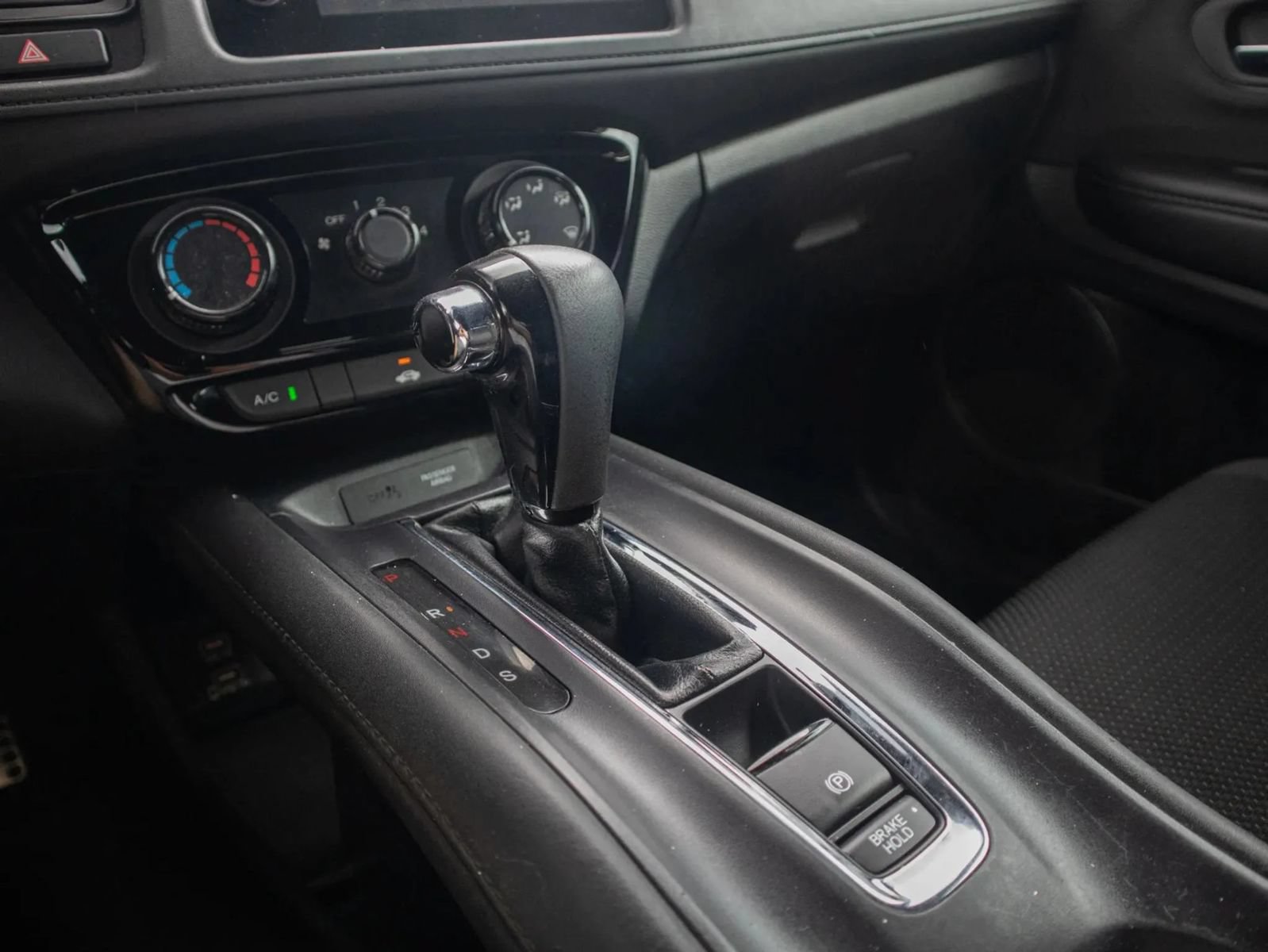 Used 2019 Honda HR-V Sport image 32