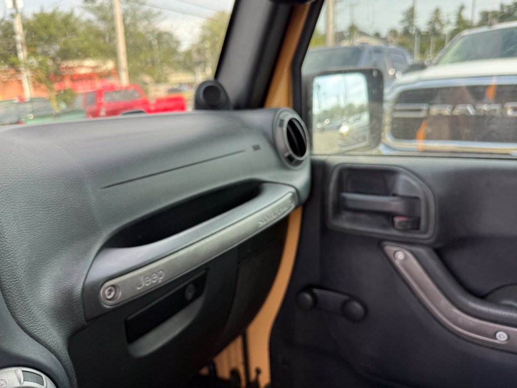Used 2014 Jeep Wrangler Unlimited Sport w/ Max Tow Package AWD/4WD image 20