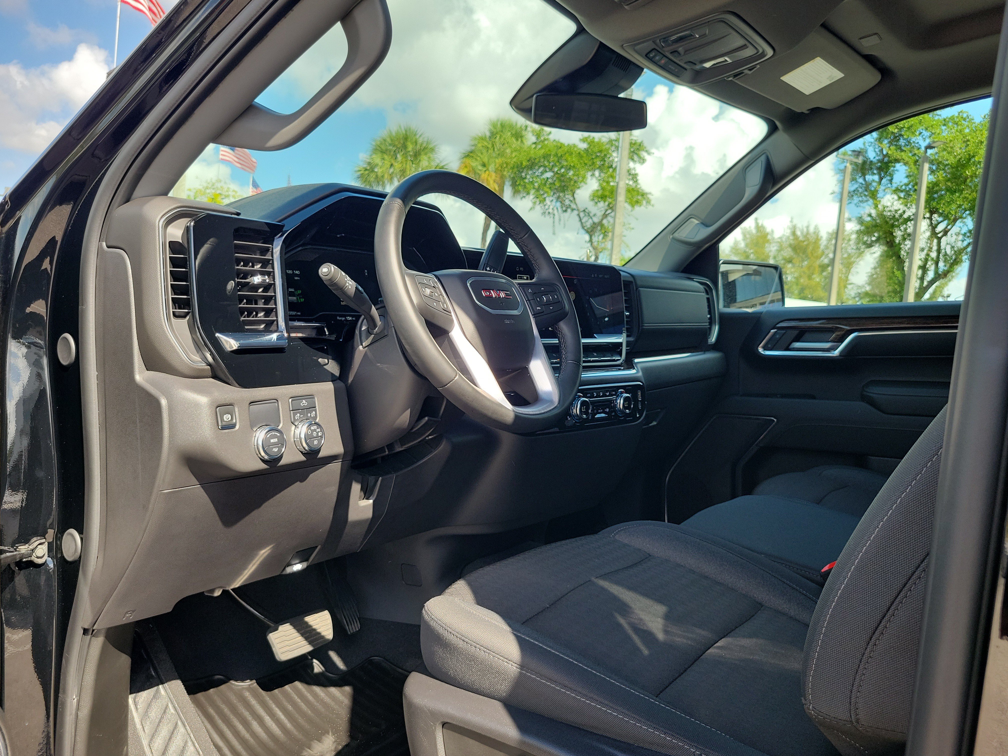 Used 2024 GMC Sierra 1500 Elevation RWD image 9