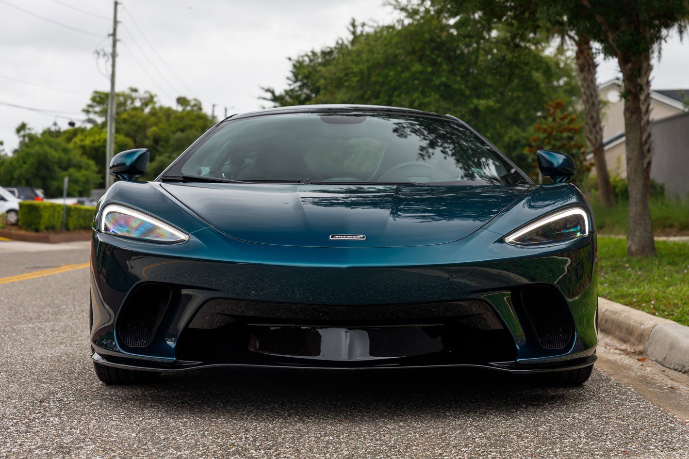 Used 2023 McLaren GT RWD image 2