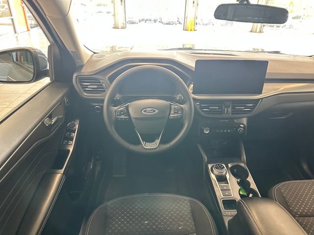 Used 2023 Ford Escape Active w/ Tech Pack #2 AWD/4WD image 2