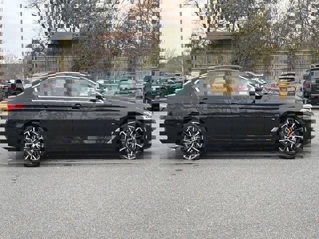 Used 2023 BMW 530e xDrive image 2