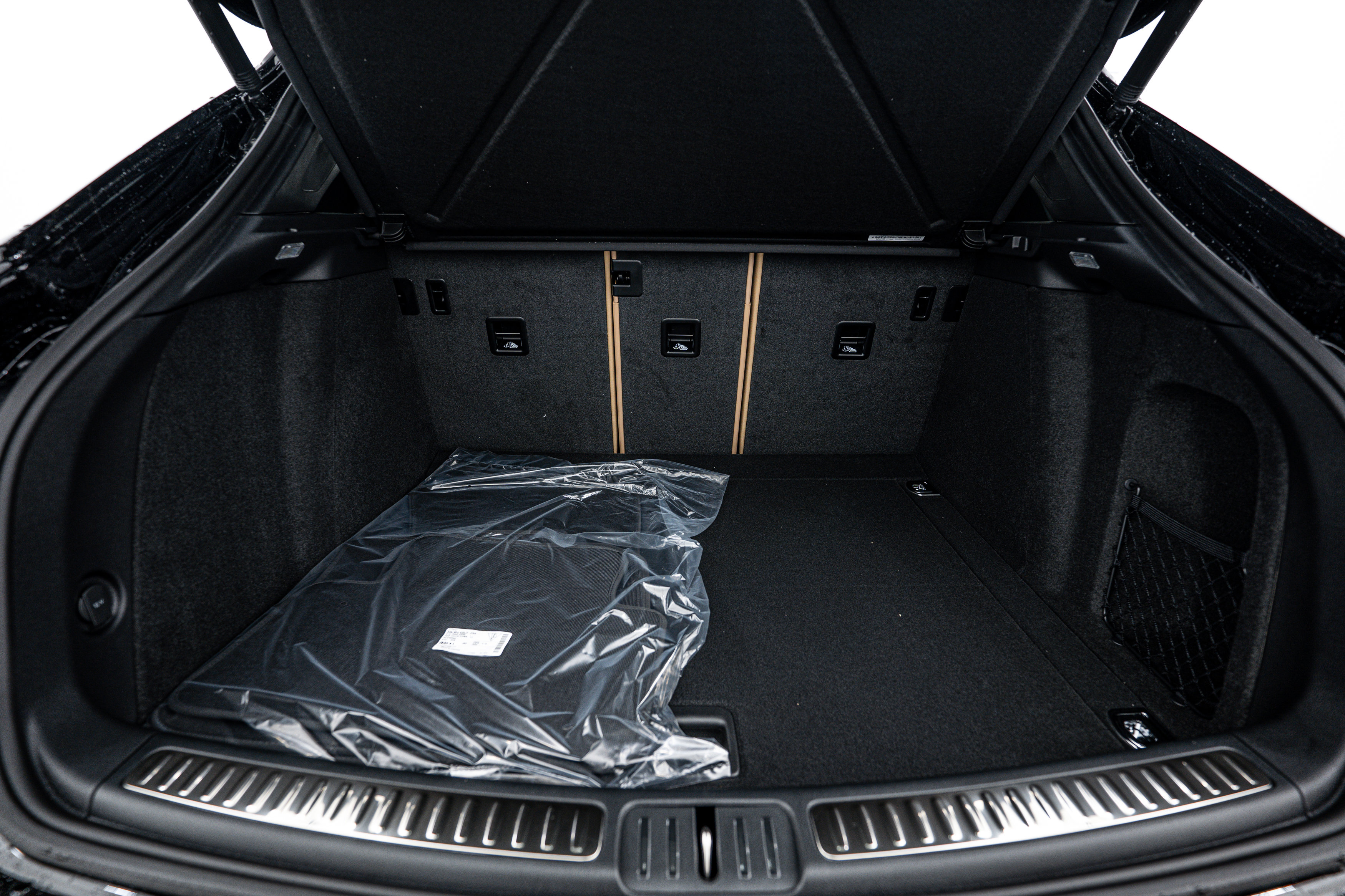 Certified 2025 Porsche Macan image 26