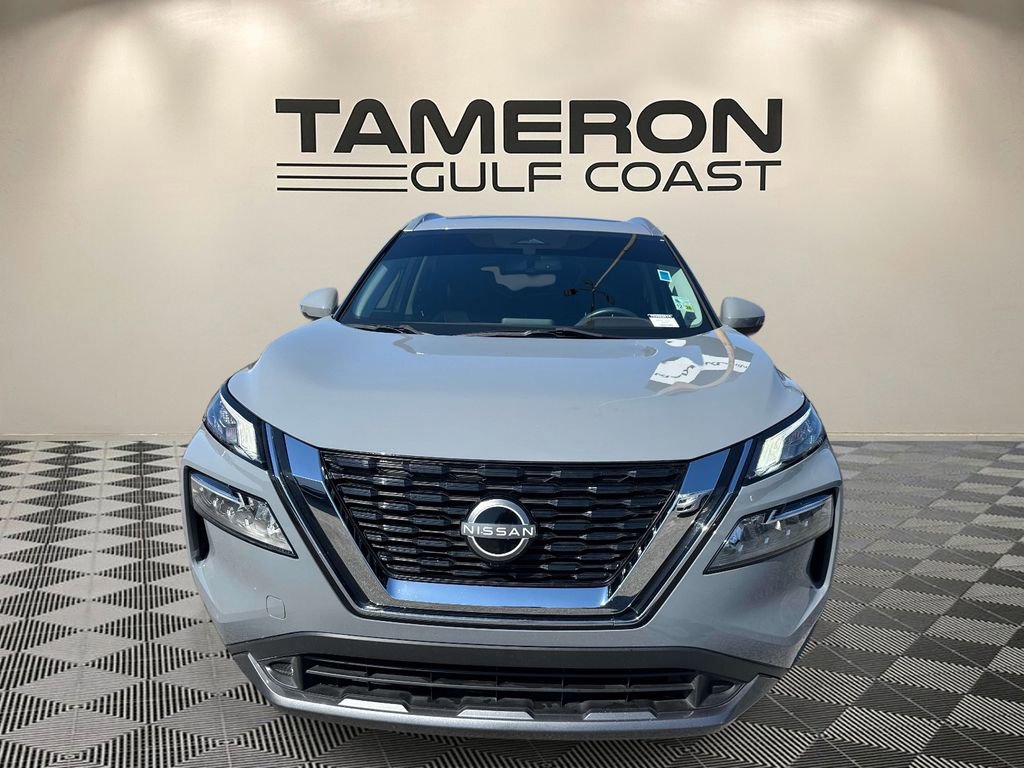 Used 2023 Nissan Rogue SL image 2