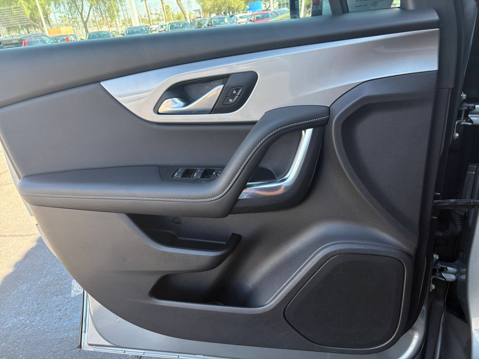 Used 2025 Chevrolet Blazer LT FWD image 18