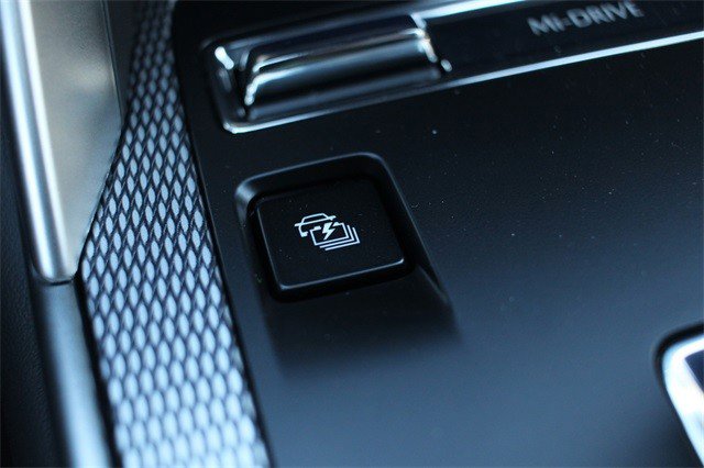 Certified 2025 MAZDA CX-70 Plug-In Hybrid w/ Premium Plus image 17