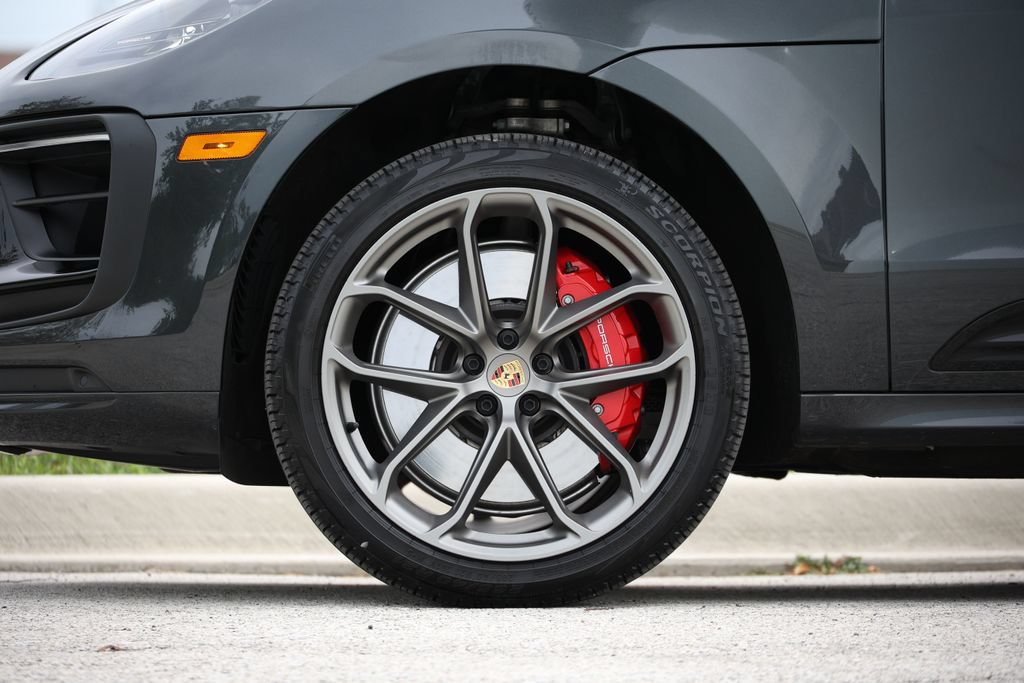 Certified 2025 Porsche Macan GTS AWD/4WD image 26