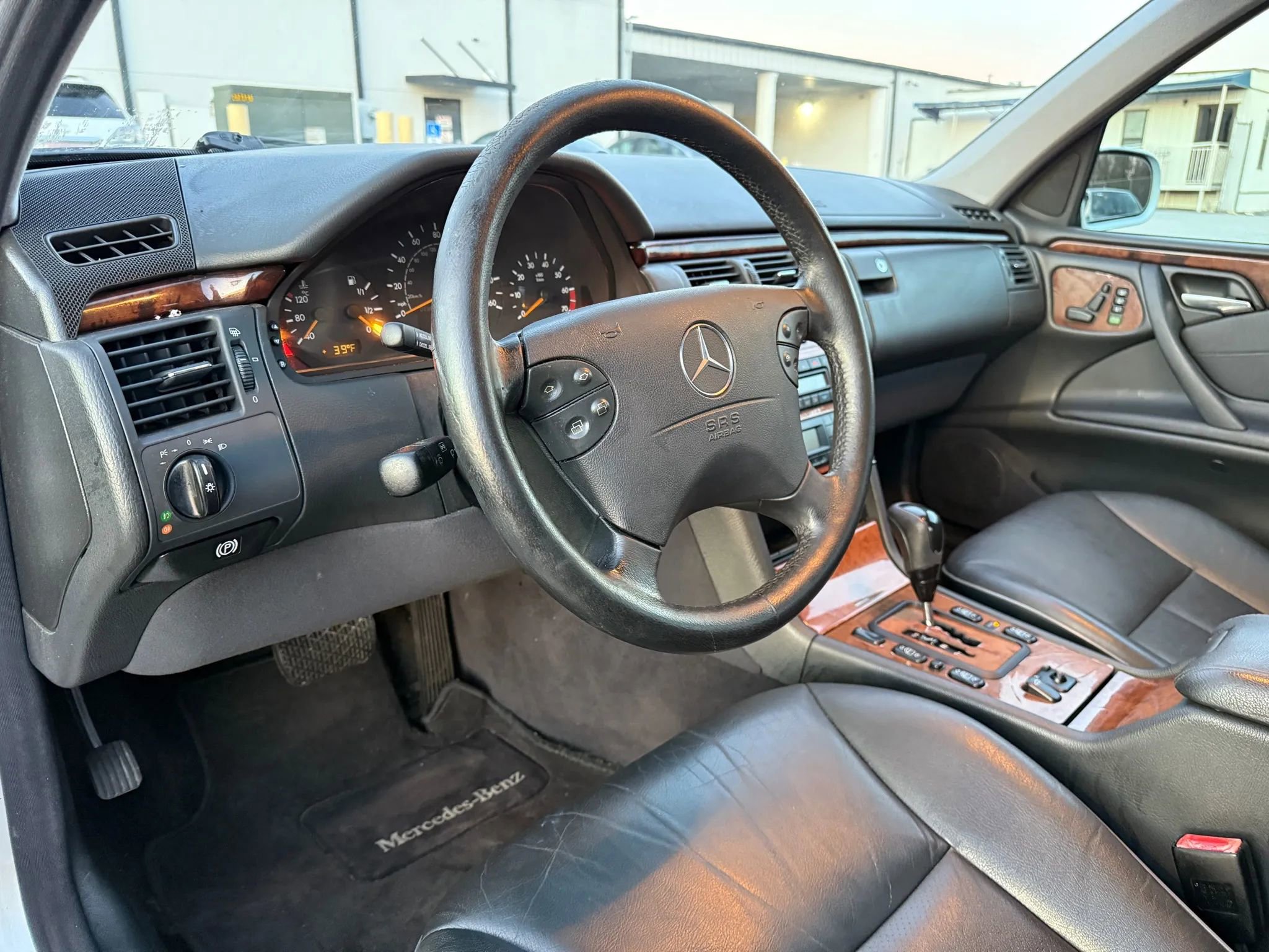 Used 2002 Mercedes-Benz E 320 4MATIC Sedan image 17