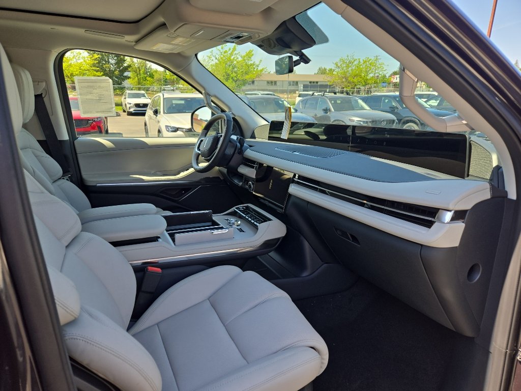 New 2026 Lincoln Navigator Reserve w/ Jet Appearance Package AWD/4WD image 19