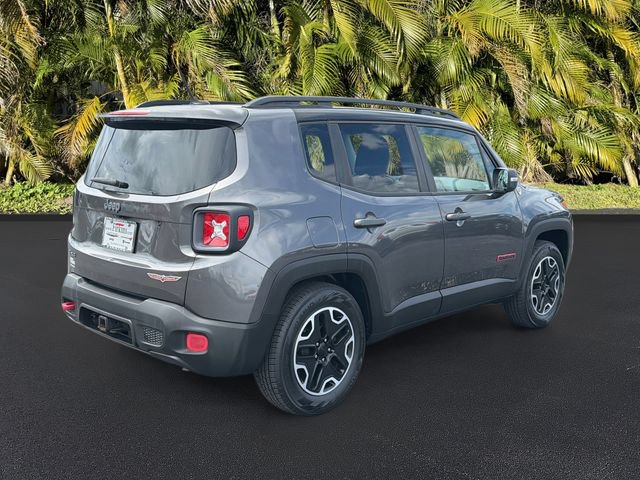 Used 2017 Jeep Renegade Trailhawk w/ Premium Trailhawk Package AWD/4WD image 4