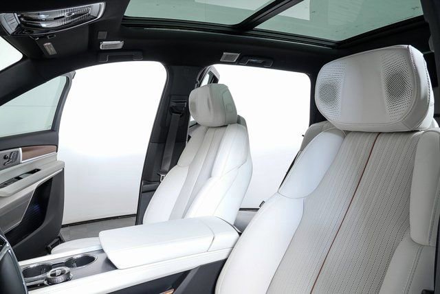 New 2026 Cadillac Vistiq Luxury image 5