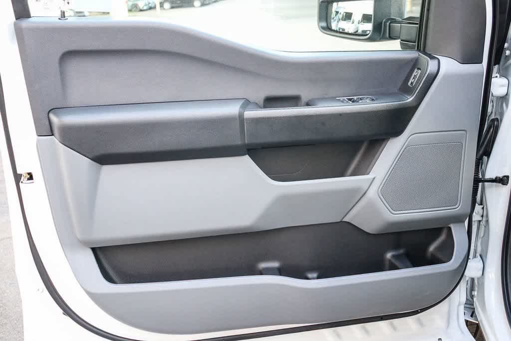 New 2026 Ford F350 XL w/ XL Chrome Package RWD image 26