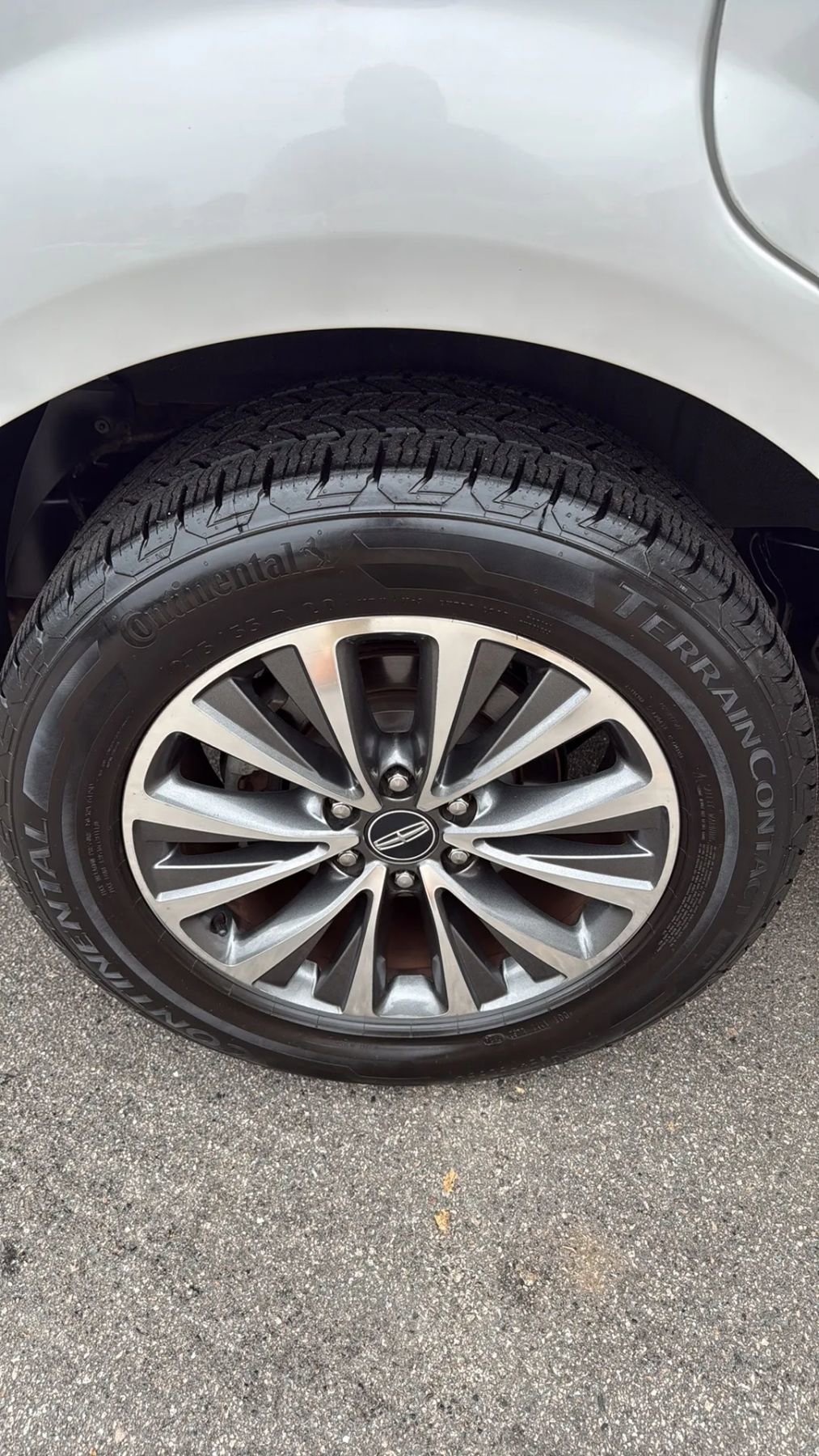 Used 2016 Lincoln Navigator Select image 12