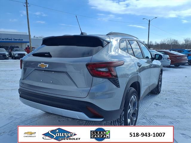 Used 2025 Chevrolet Trax LT w/ LT Convenience Package image 7
