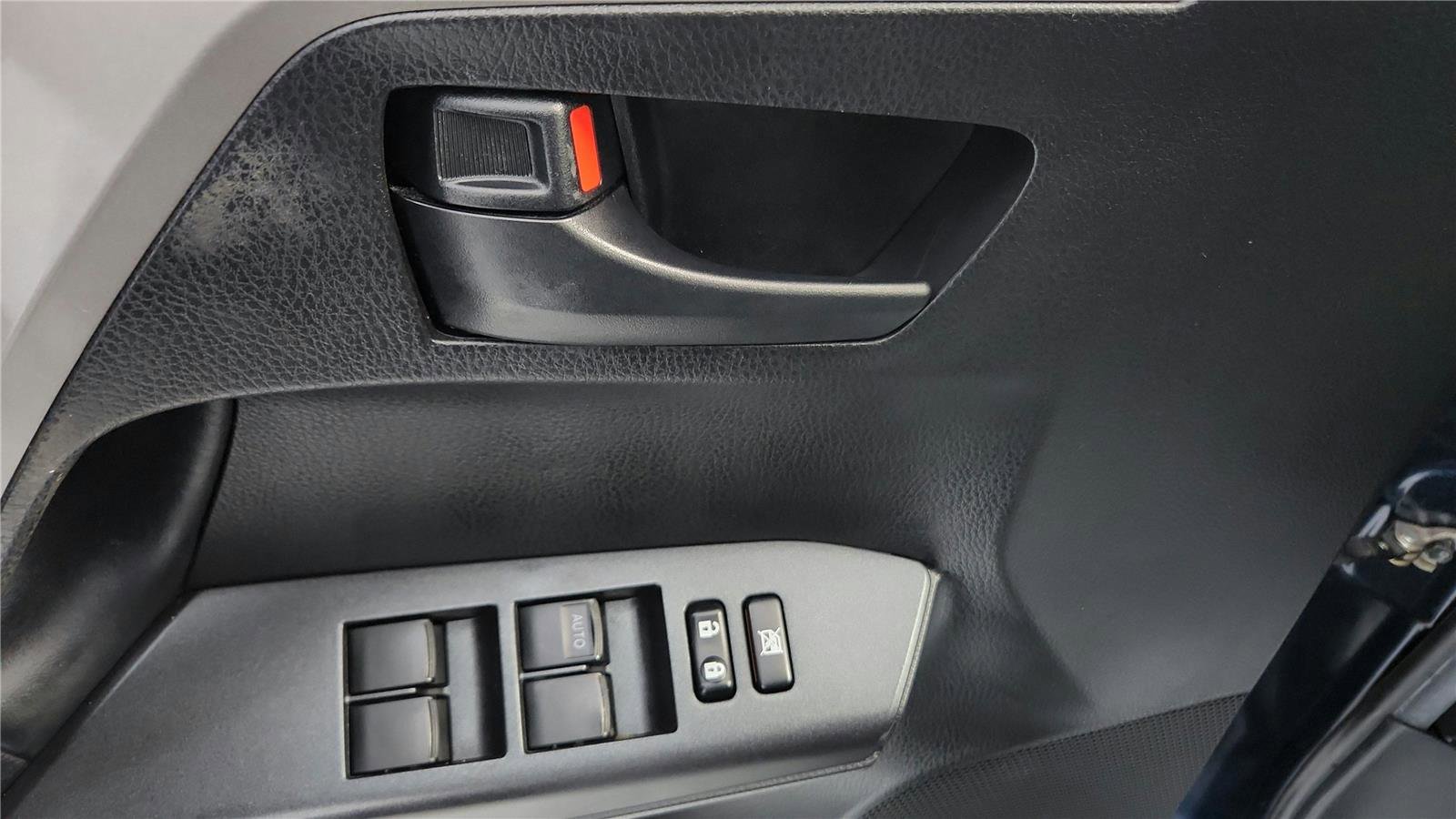 Used 2018 Toyota RAV4 LE image 35