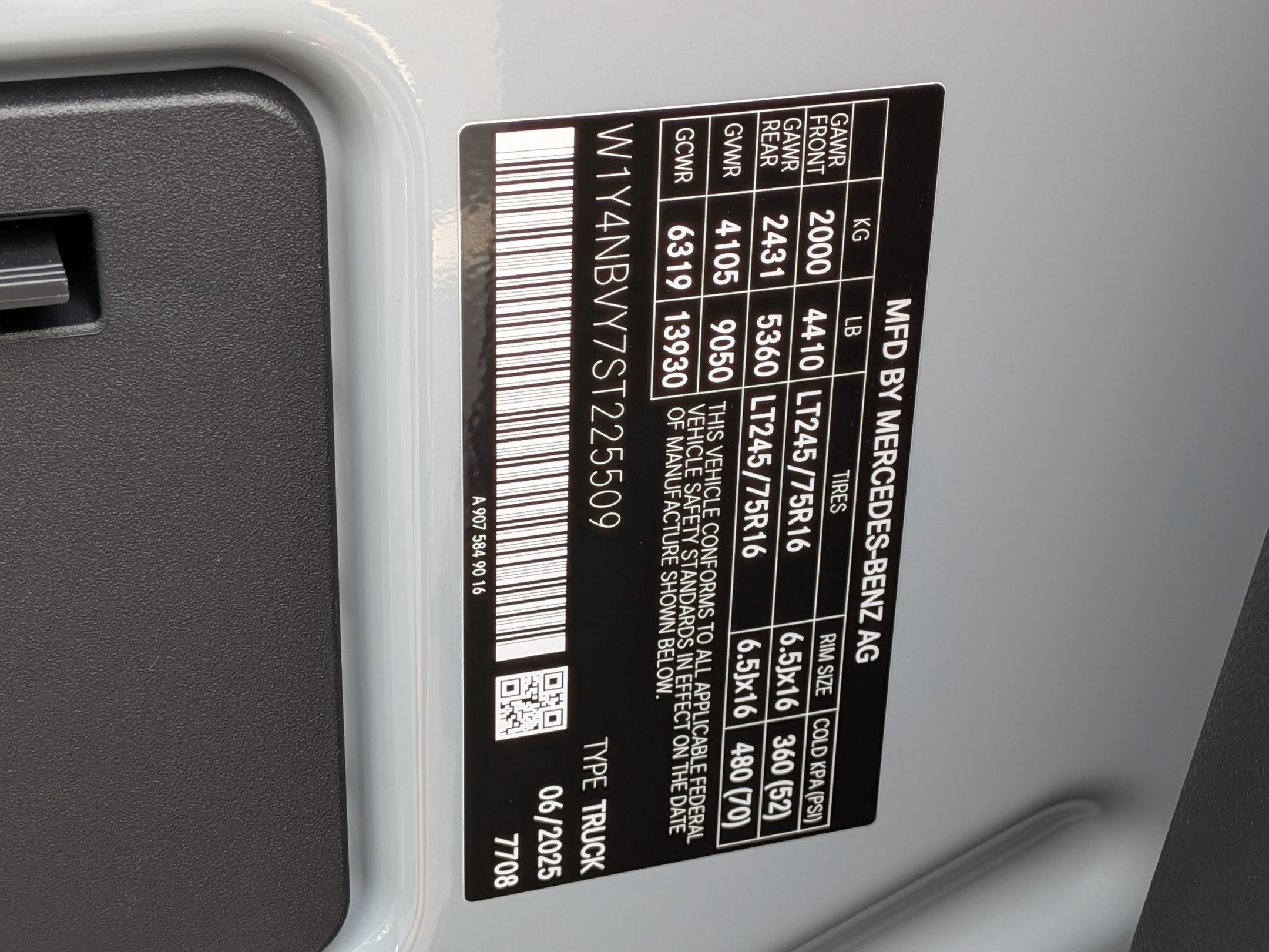 New 2025 Mercedes-Benz Sprinter 2500 image 35