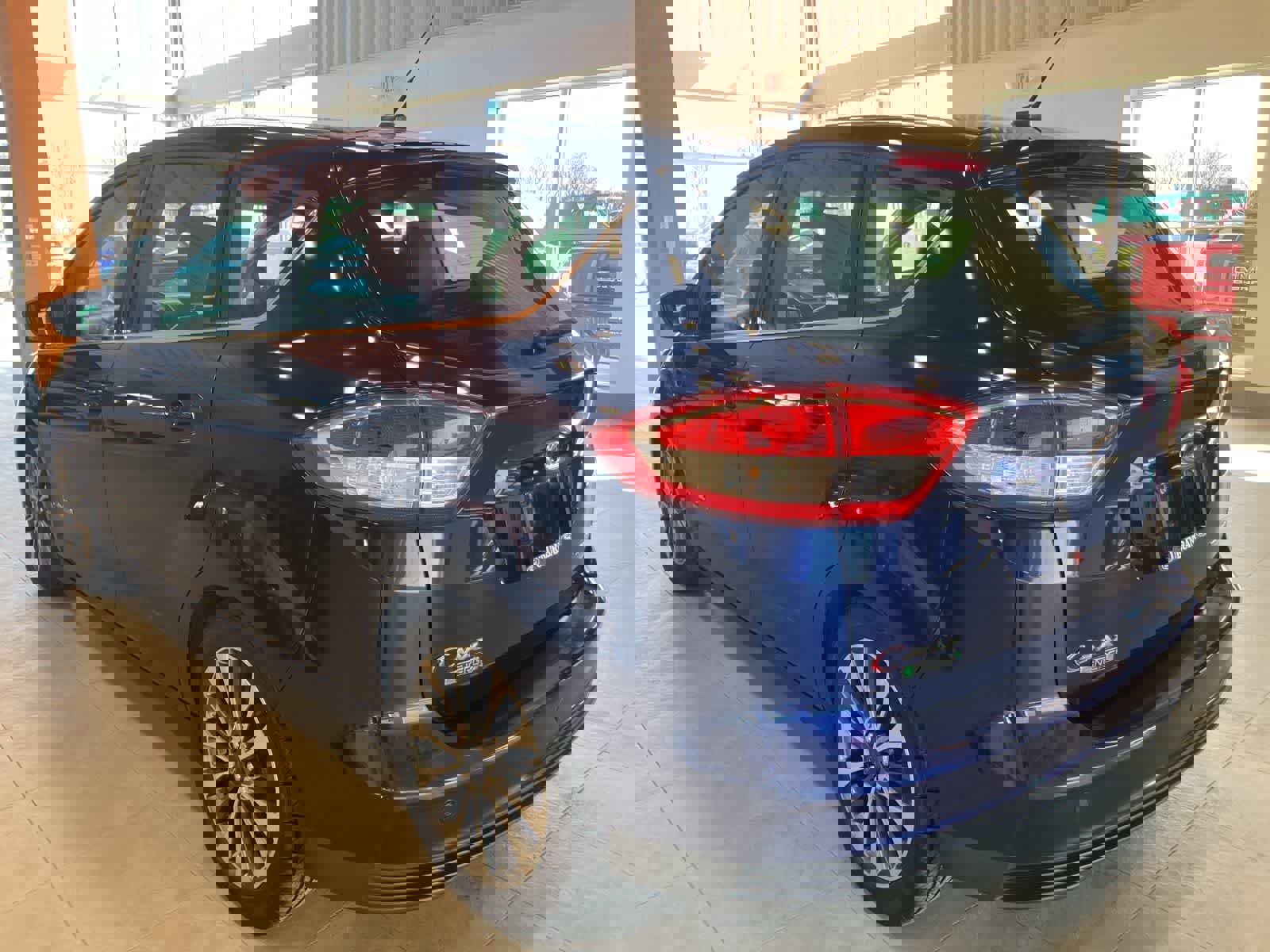 Used 2017 Ford C-MAX Energi Titanium w/ Equipment Group 501A image 7