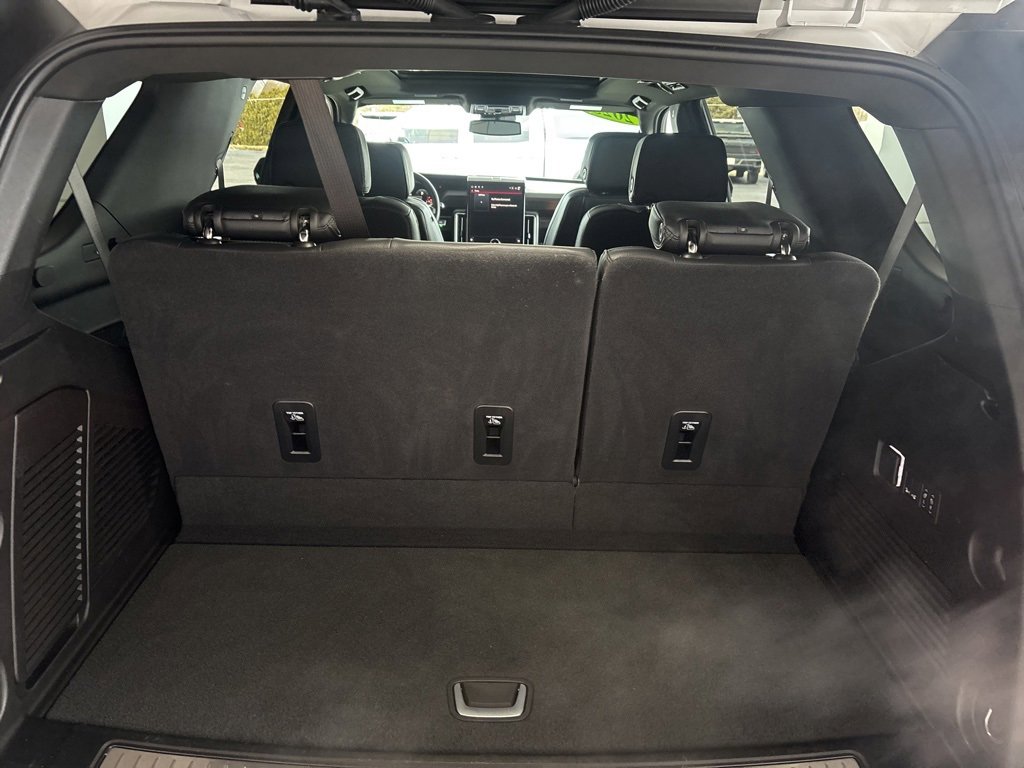 Used 2025 GMC Yukon Denali image 37