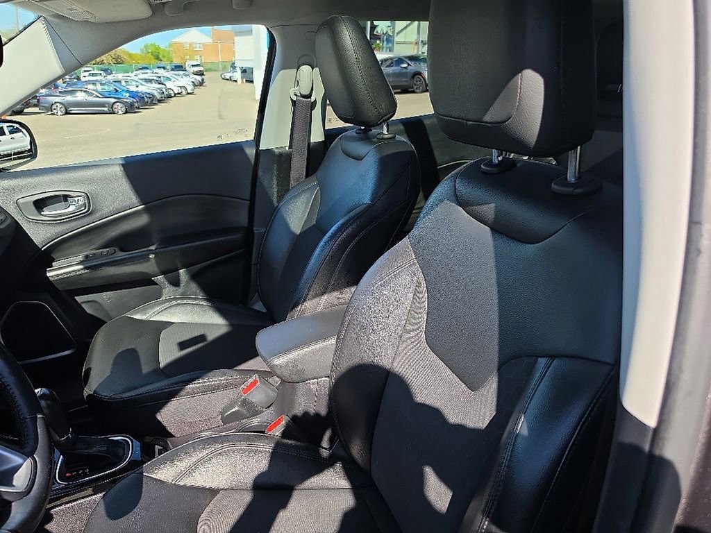 Used 2019 Jeep Compass Latitude AWD/4WD image 22