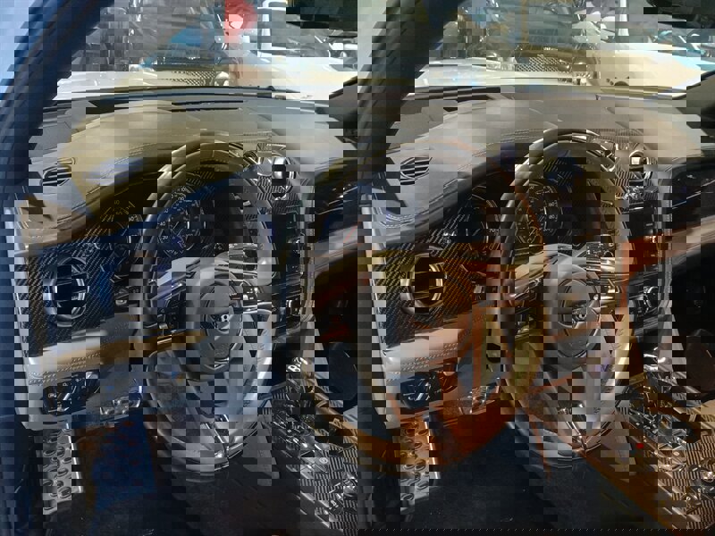 Used 2019 Bentley Bentayga image 17