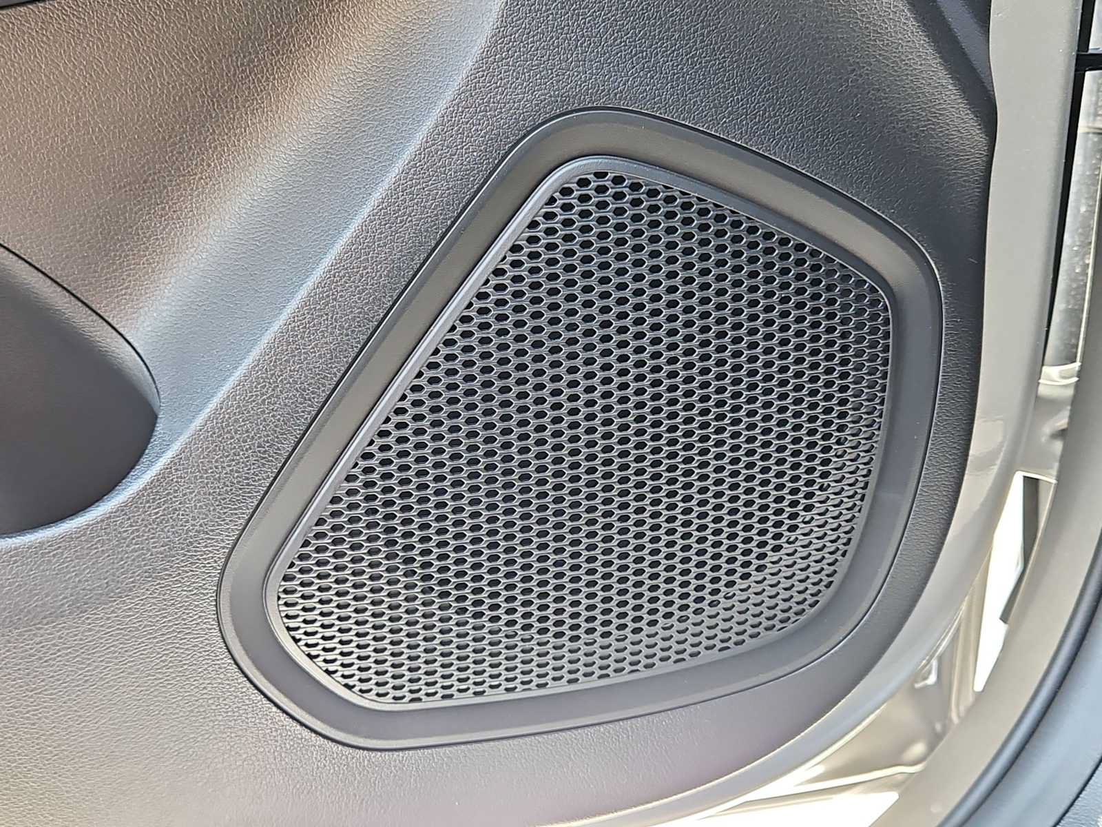 New 2026 Hyundai Venue SEL FWD image 32