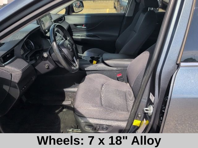 Used 2021 Toyota Venza LE AWD/4WD image 12