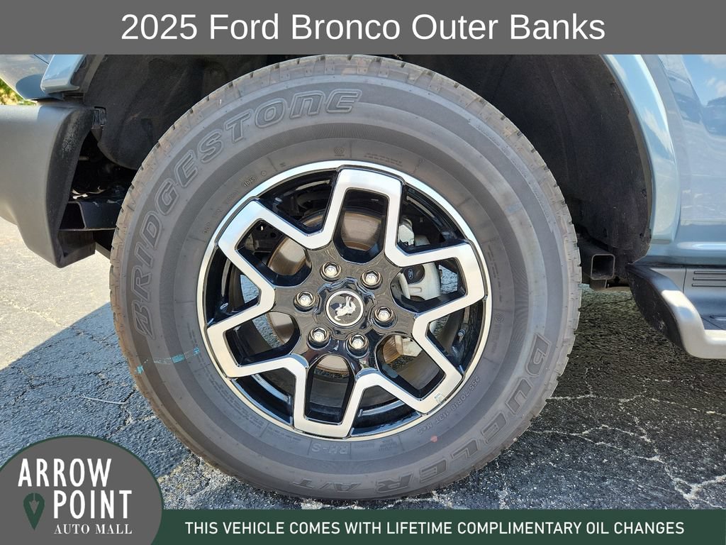 Used 2025 Ford Bronco Outer Banks AWD/4WD image 16