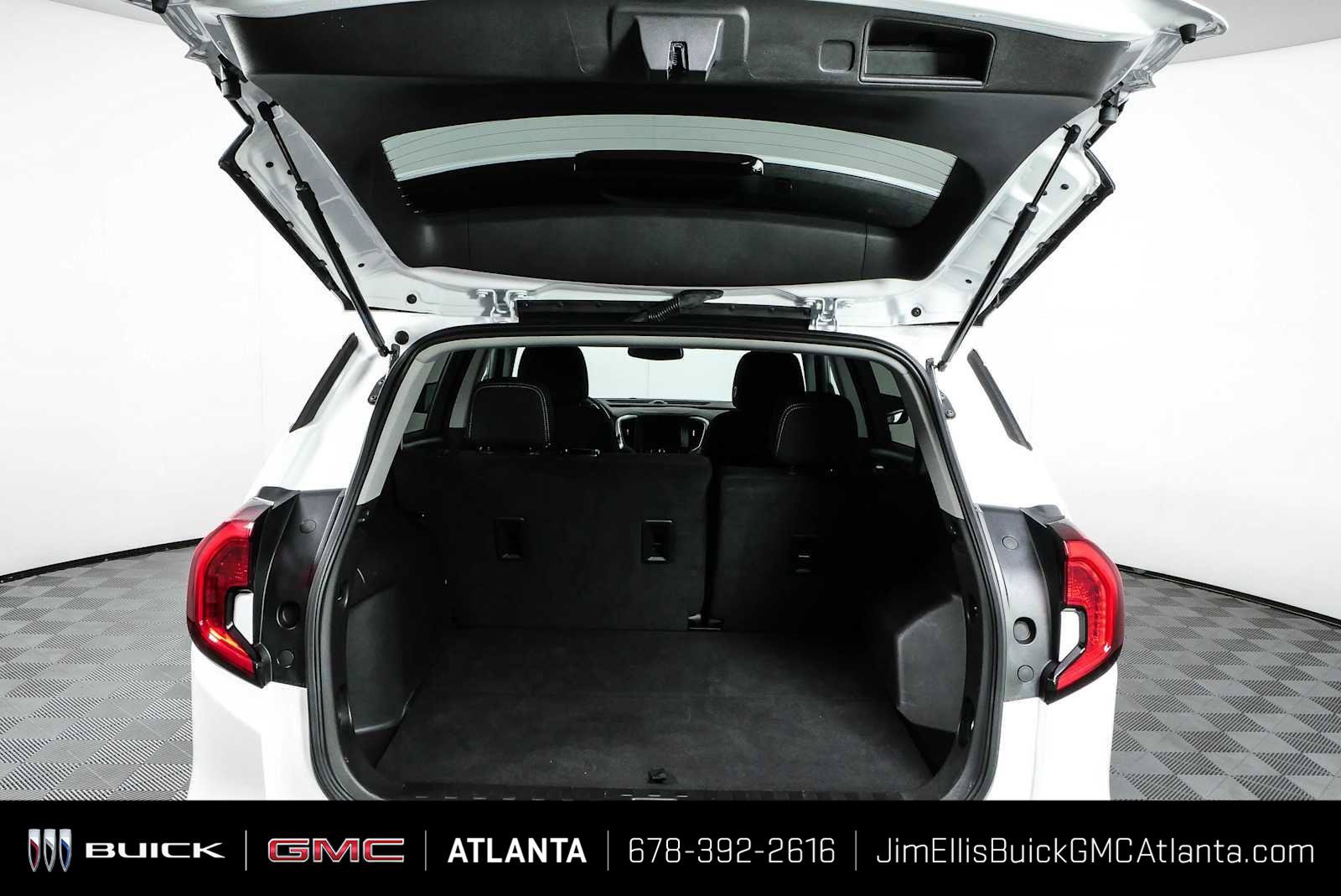 Used 2023 GMC Terrain SLE FWD image 29