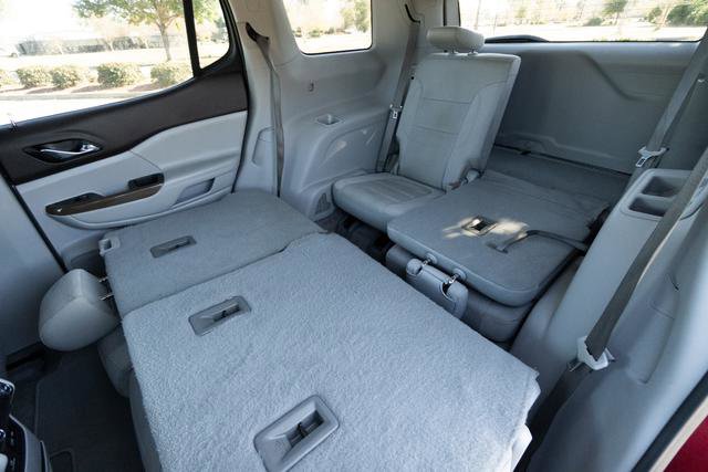 Used 2021 GMC Acadia SLE w/ Driver Convenience Package image 31