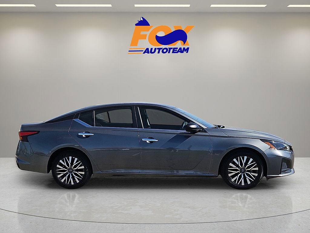 Used 2025 Nissan Altima 2.5 SV image 5
