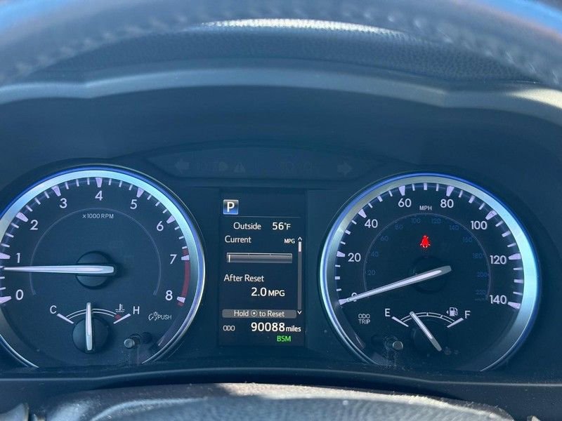 Used 2018 Toyota Highlander XLE AWD/4WD image 23