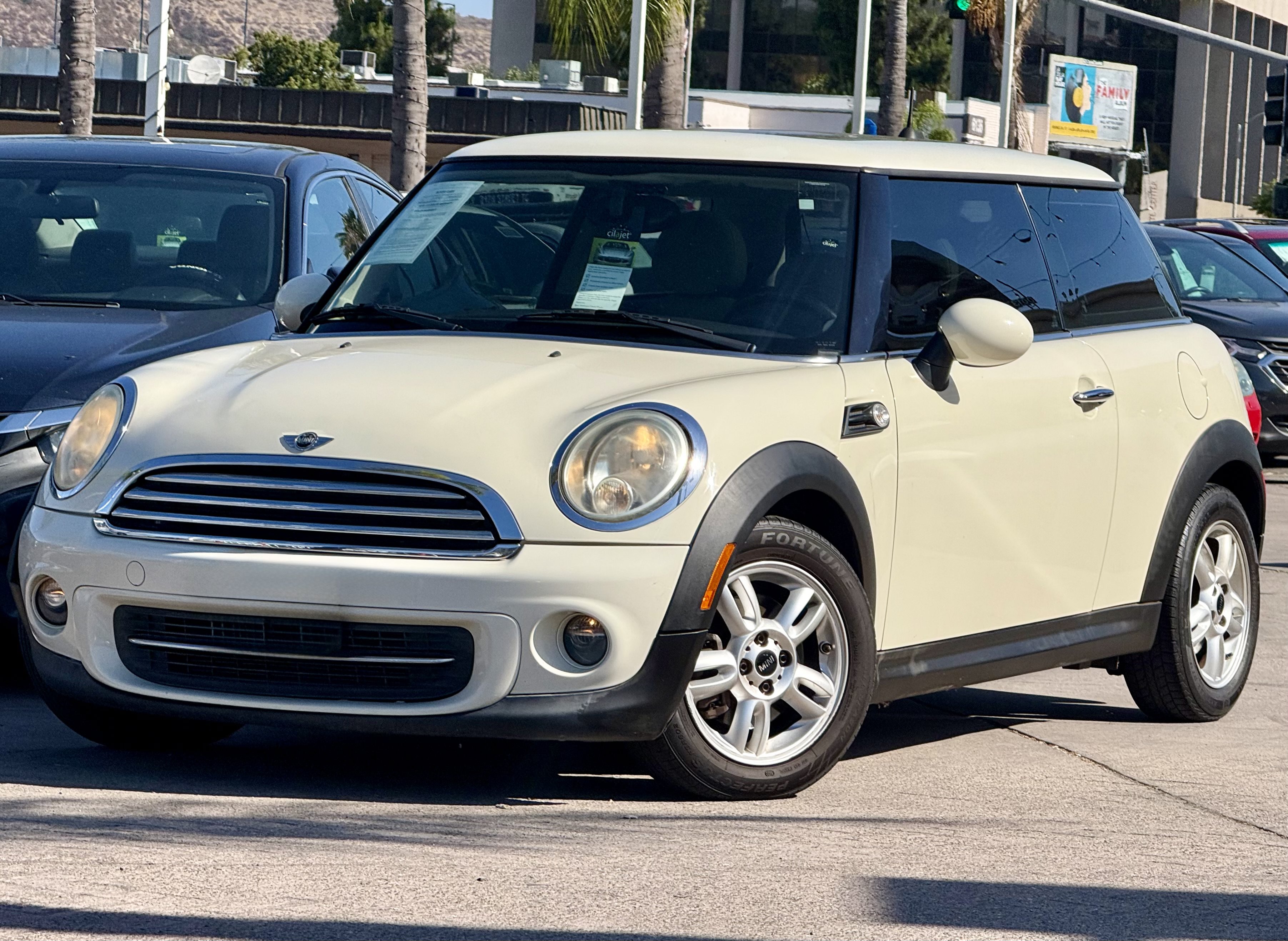 Used 2011 MINI Cooper Hardtop FWD image 1