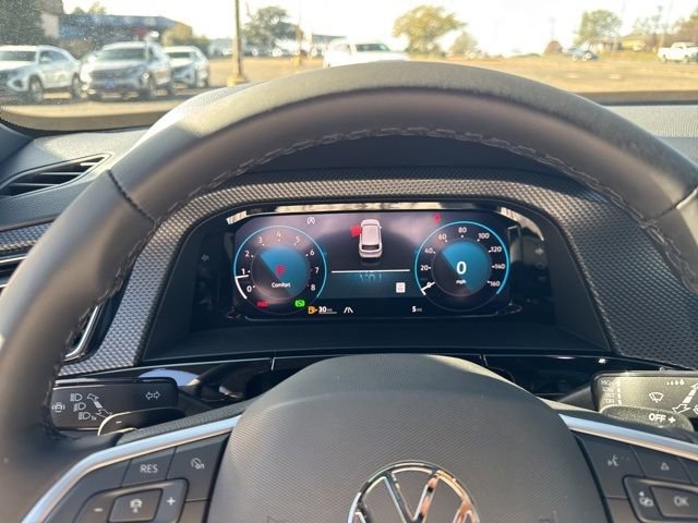 Used 2024 Volkswagen Atlas Cross Sport SEL R-Line image 18