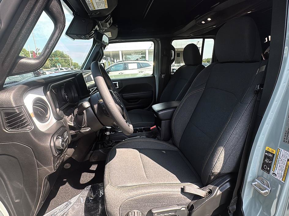 Used 2024 Jeep Wrangler Unlimited Sport AWD/4WD image 19