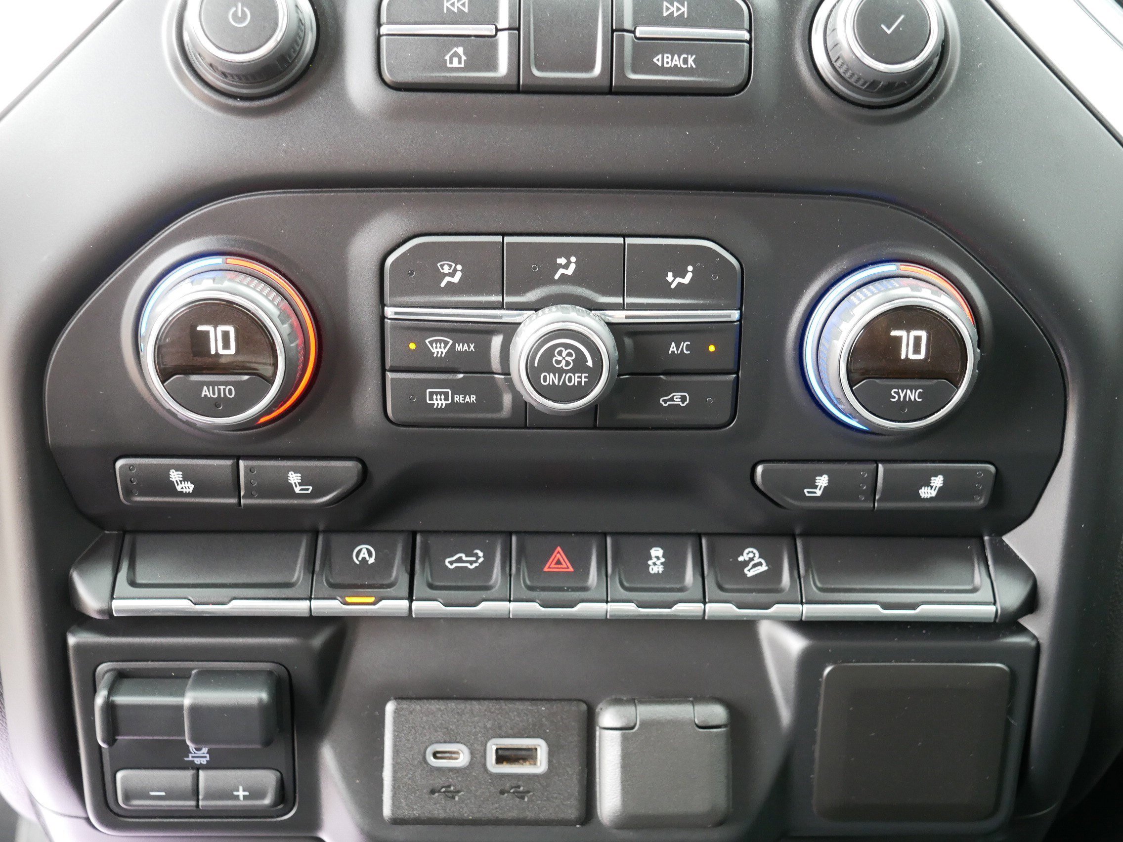 Used 2019 Chevrolet Silverado 1500 LT Trail Boss w/ Convenience Package AWD/4WD image 23