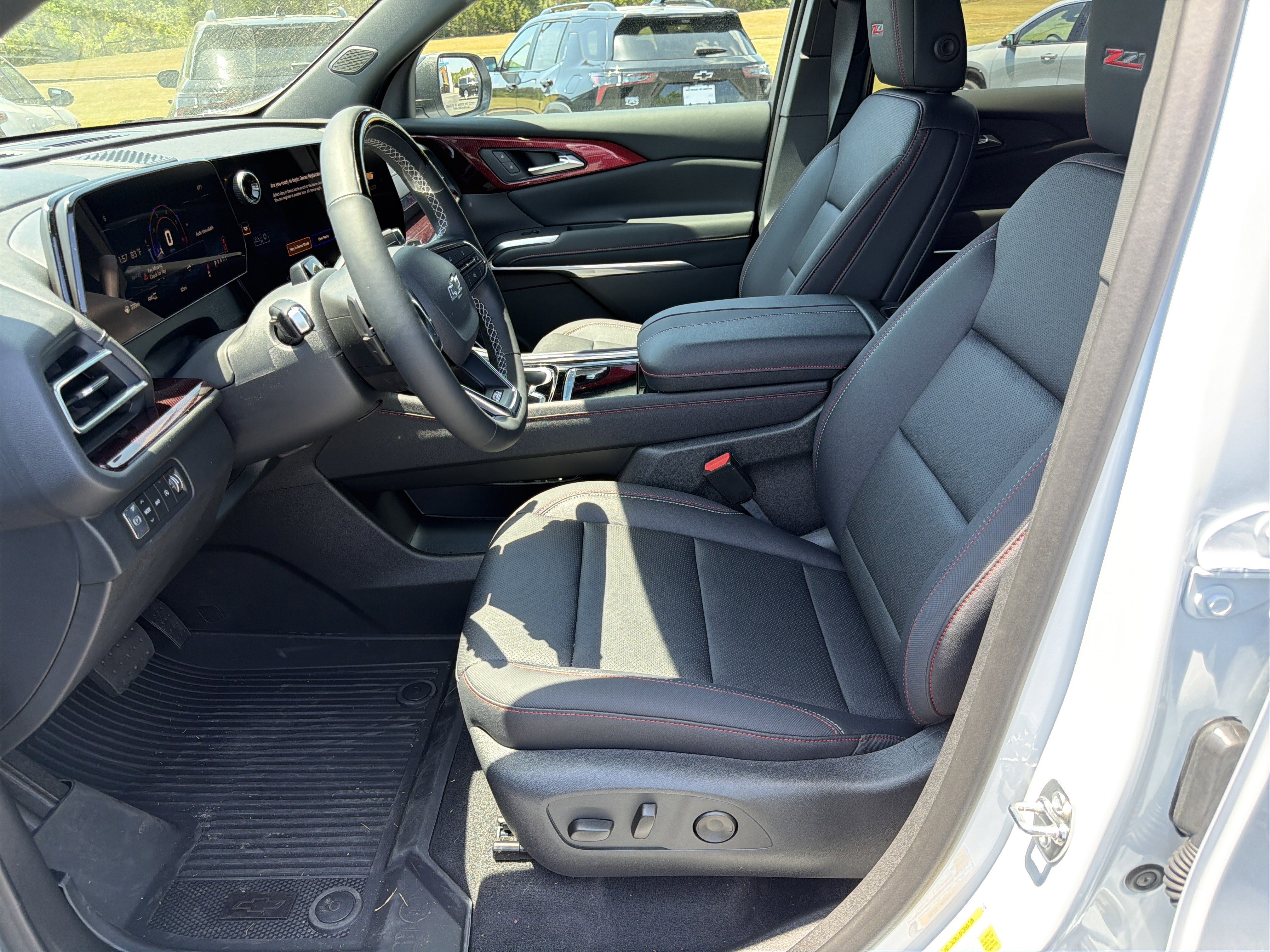 New 2026 Chevrolet Traverse Z71 w/ Enhanced Driving Package AWD/4WD image 9