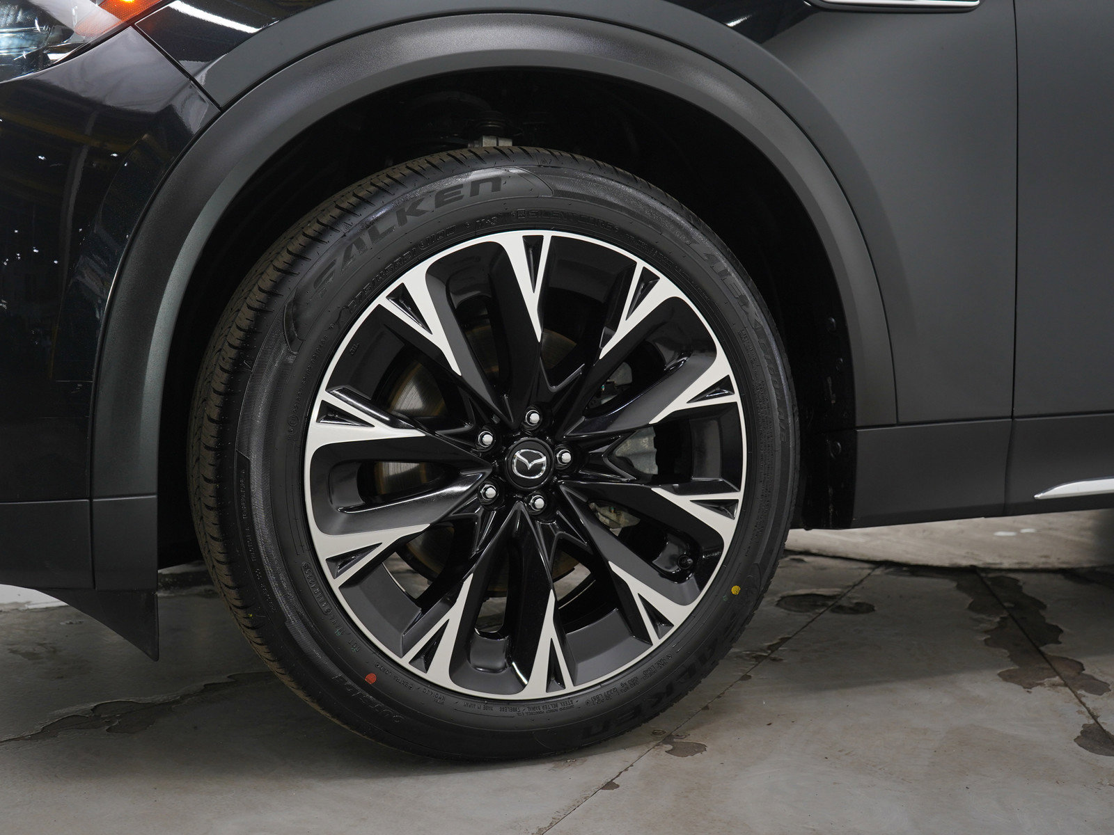 Certified 2024 MAZDA CX-90 Plug-In Hybrid w/ Premium Pkg image 32