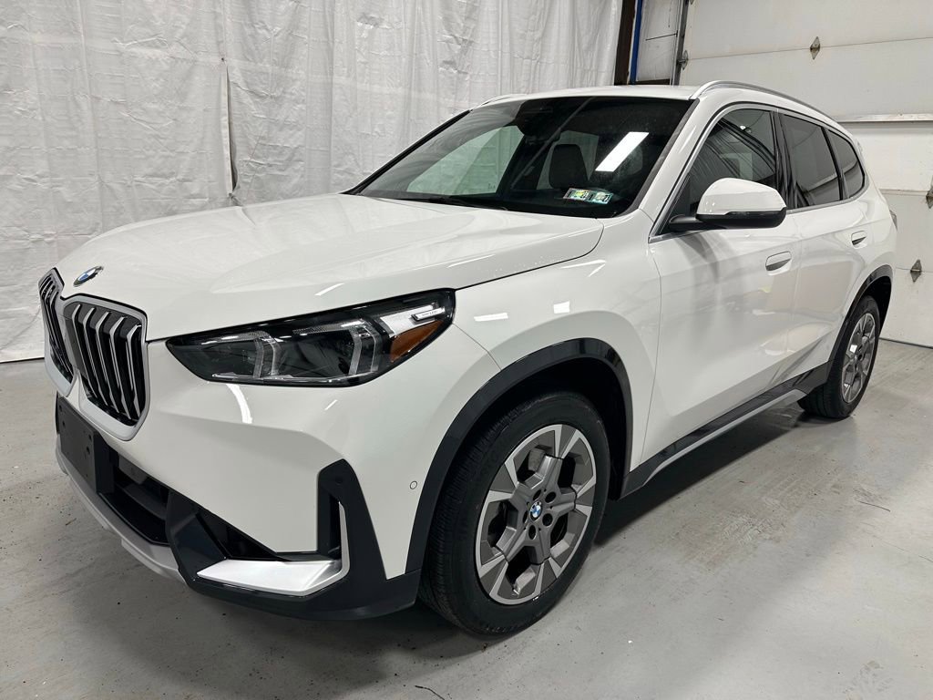 Used 2025 BMW X1 xDrive28i image 3