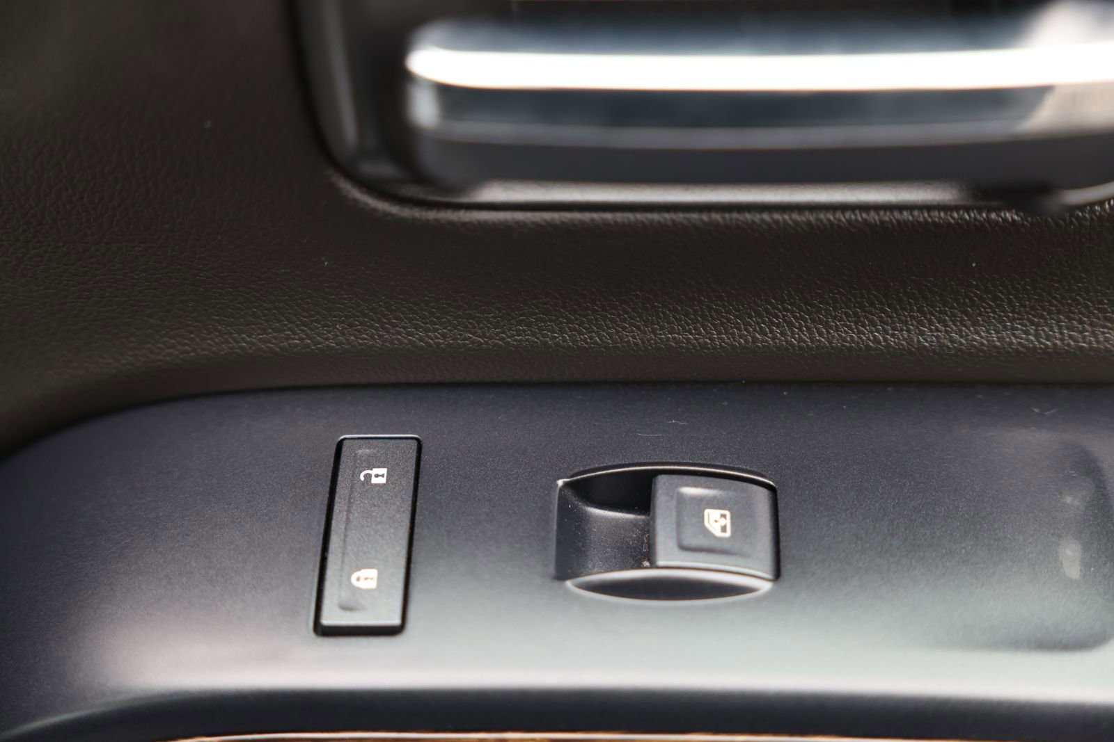 Used 2018 GMC Sierra 1500 Denali w/ Denali Ultimate Package image 11