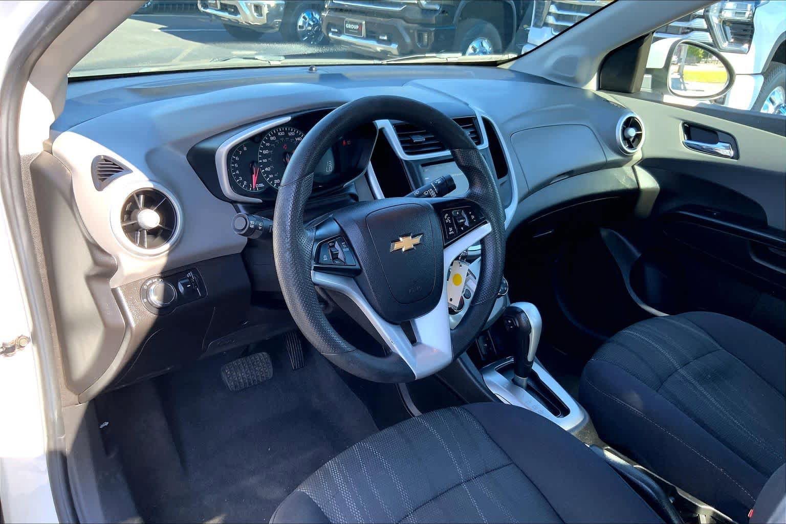 Used 2019 Chevrolet Sonic LT FWD image 18