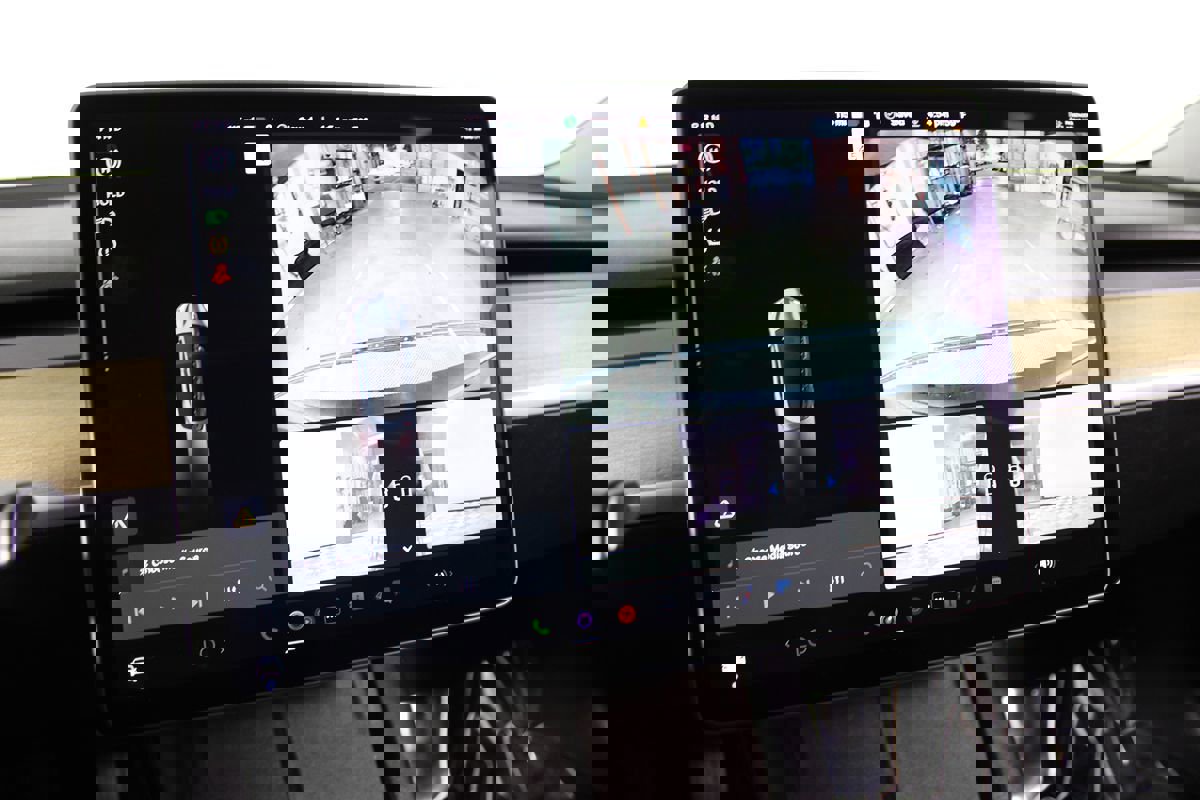 Used 2021 Tesla Model 3 Standard Range Plus image 15