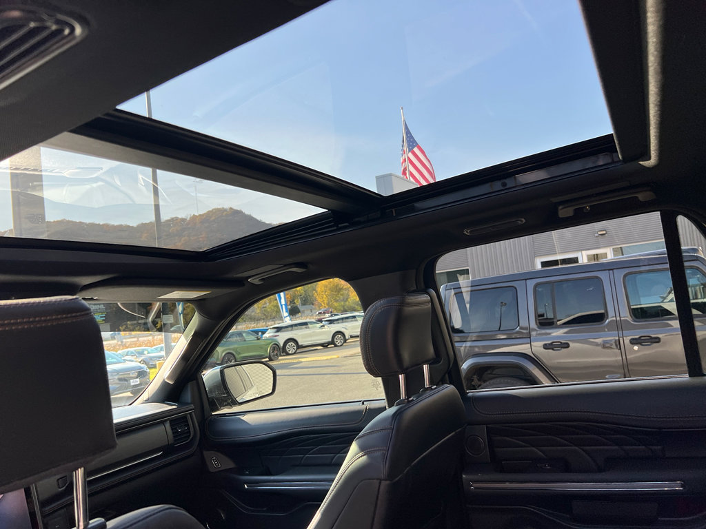 Used 2024 Ford Expedition Max Platinum image 9