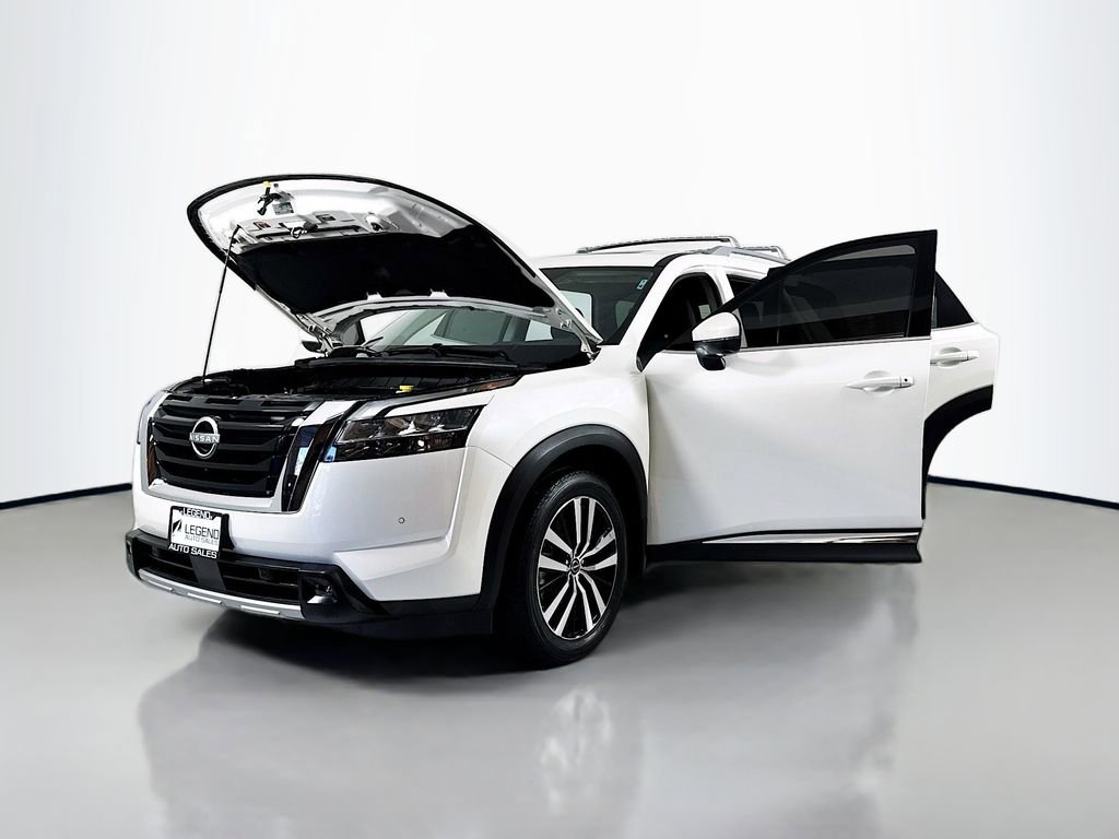 Used 2023 Nissan Pathfinder Platinum w/ Cargo Package image 19
