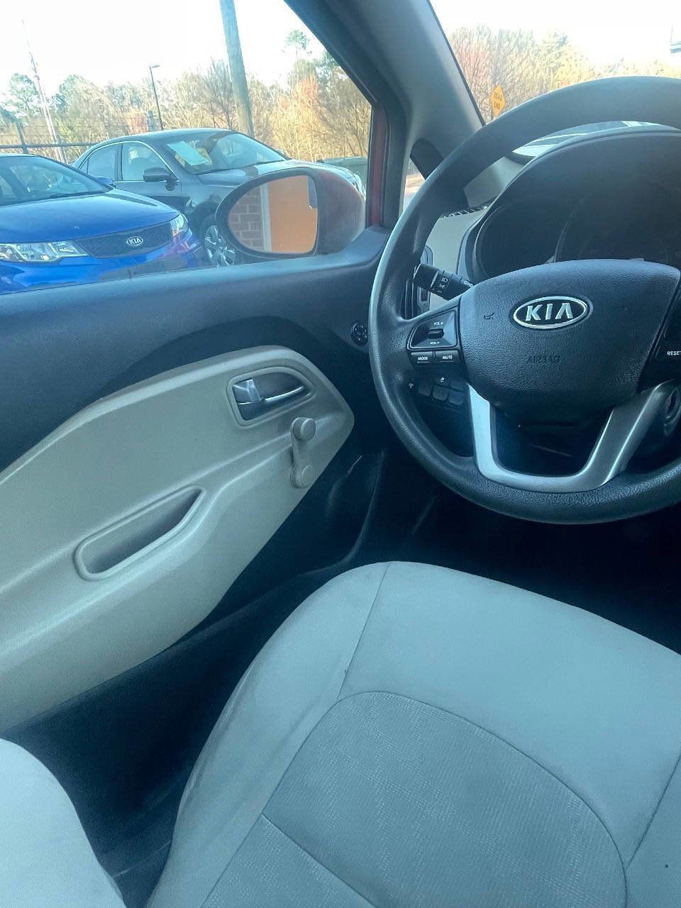 Used 2012 Kia Rio LX image 23