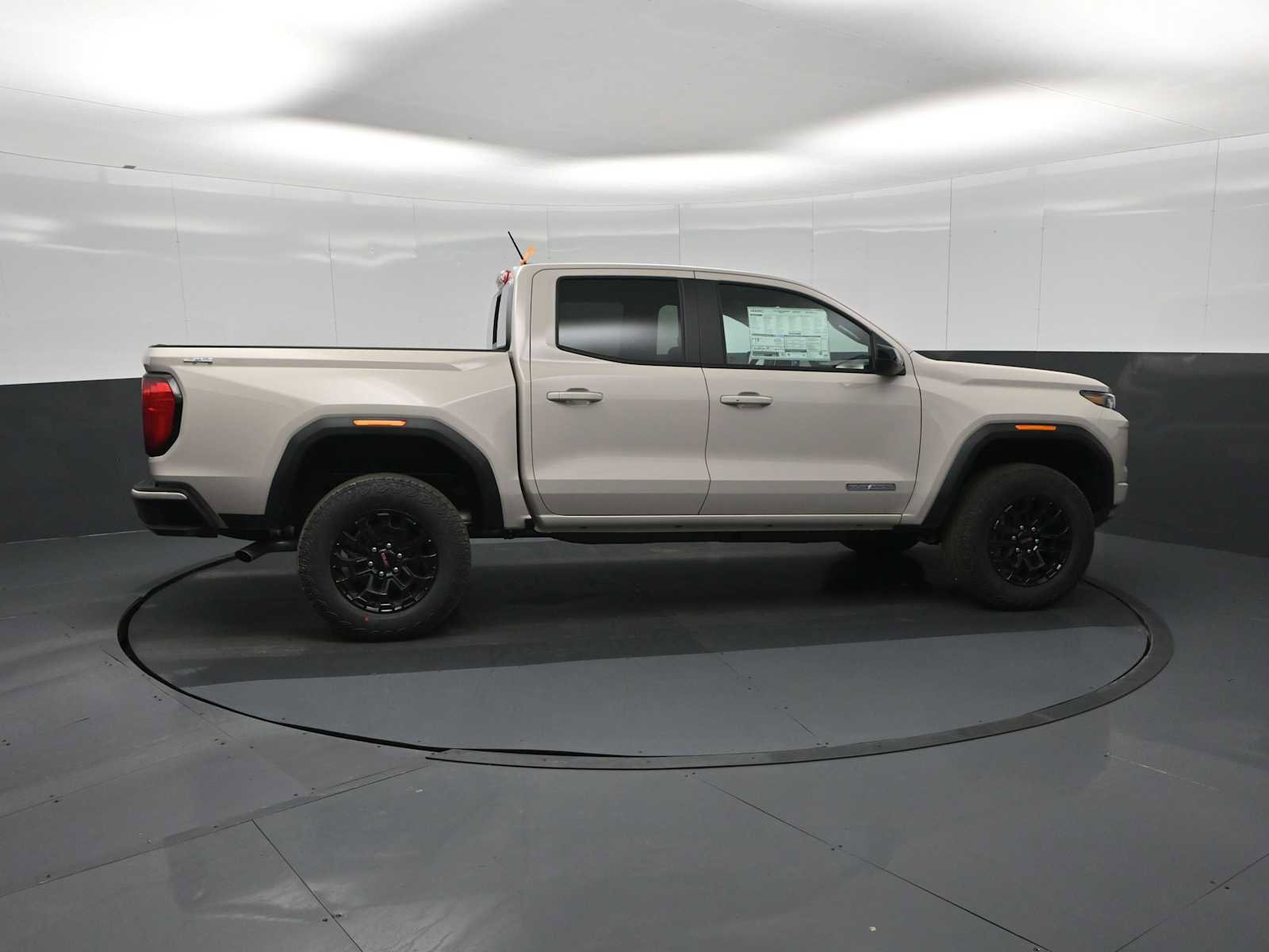 New 2026 GMC Canyon Elevation w/ Convenience Package image 9