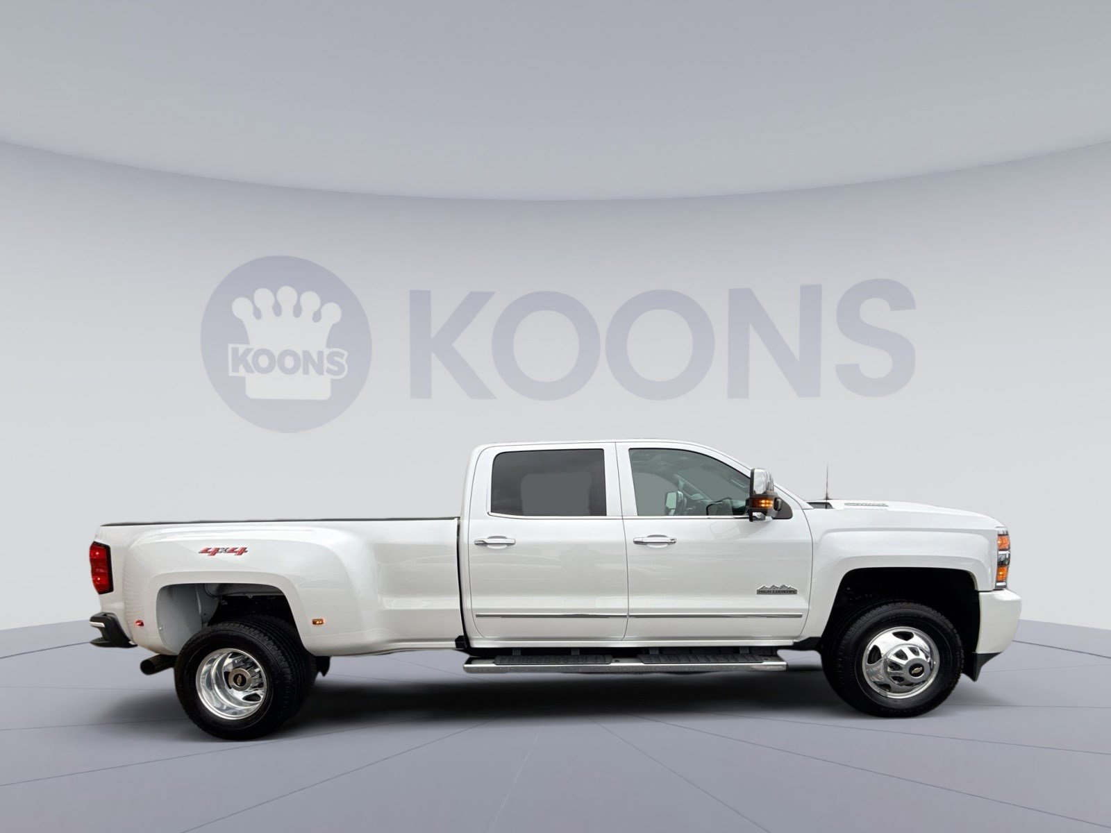 Used 2019 Chevrolet Silverado 3500 High Country w/ Duramax Plus Package image 8