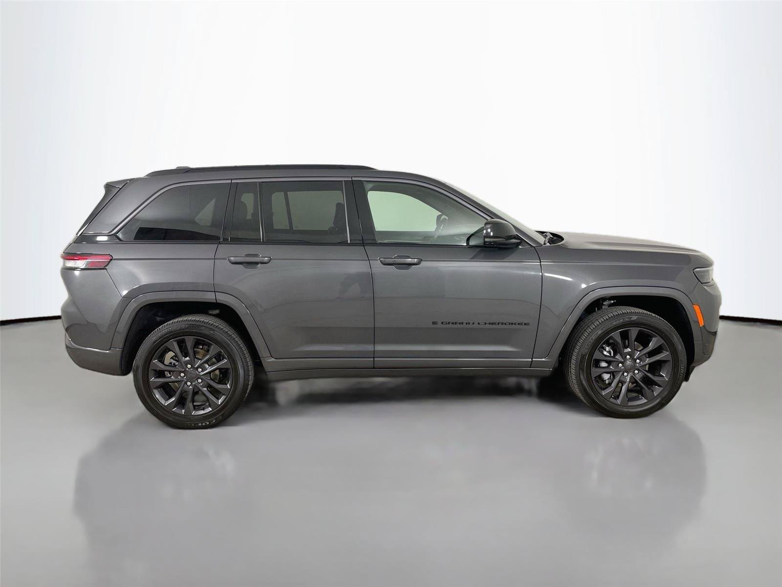 Used 2026 Jeep Grand Cherokee Limited AWD/4WD image 18