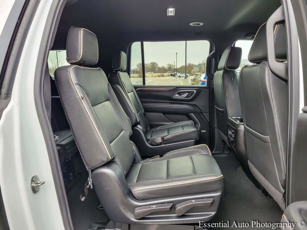 Used 2023 Chevrolet Suburban Premier image 29